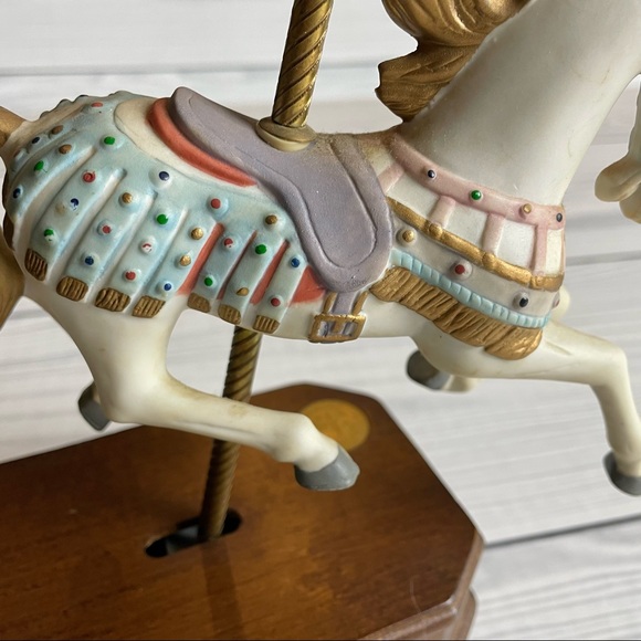 Carousel Collection Musical Horse- 3rd Edition - Picture 3 of 11